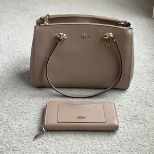 Coach Etta F76928 Crossgrain Shoulder/Crossbody Bag and Matching Zippered Wallet